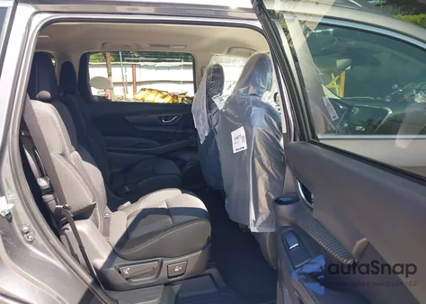 2025 Subaru Ascent Premium 7-Passenger z USA, uszkodzony, nr VIN 4S4WMADDXS3439155